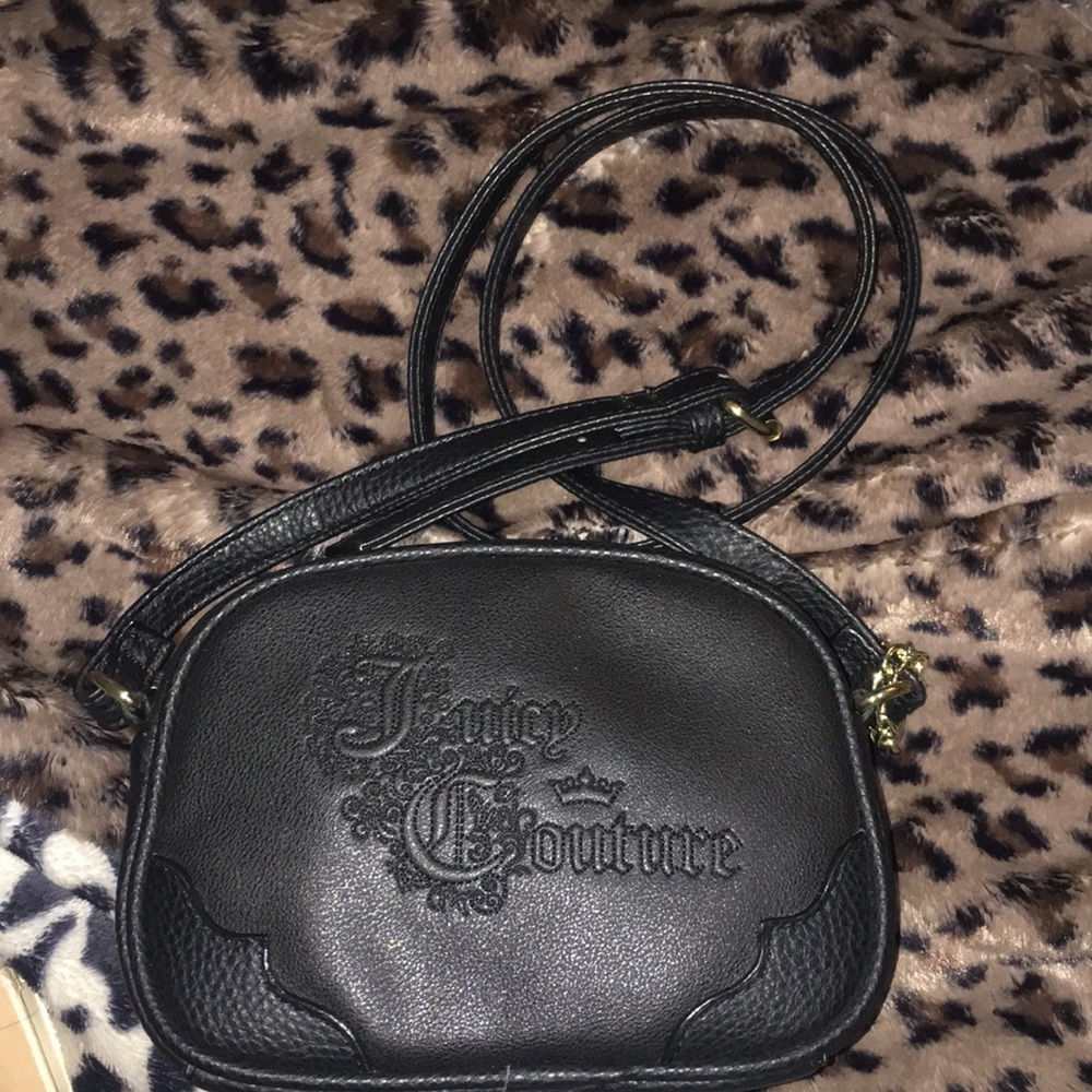 New without tag- Juicy Couture leather purse!